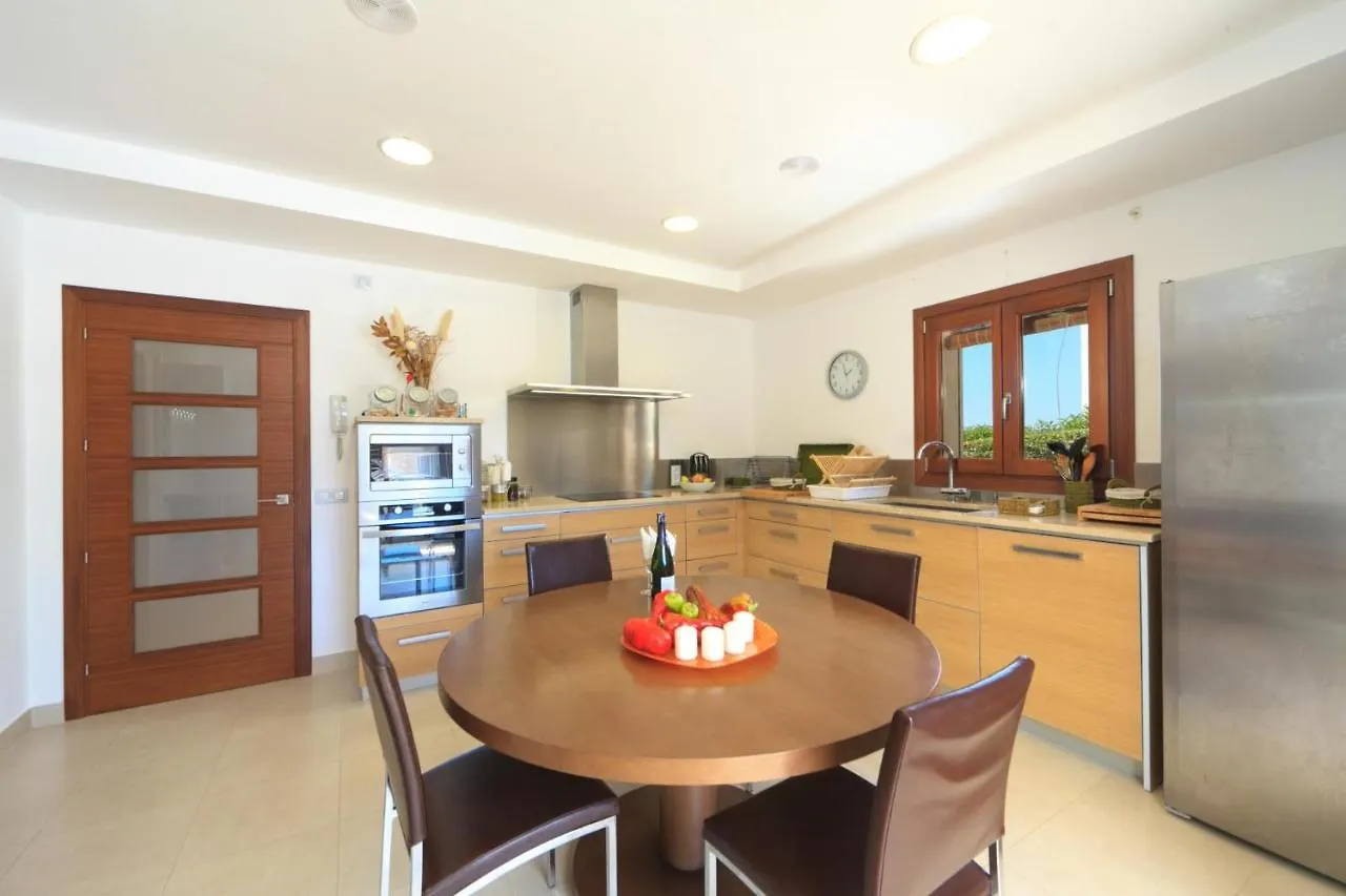 Ses Crestes By Vintage Travel Puerto Colom Spanien